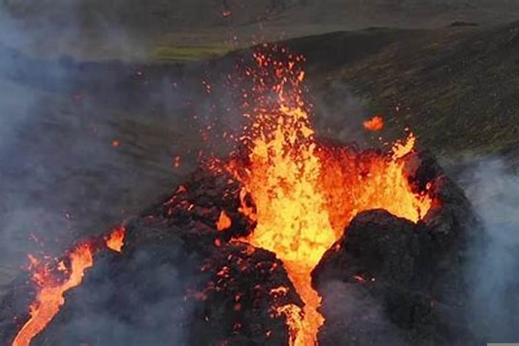 梦见发生火山爆发