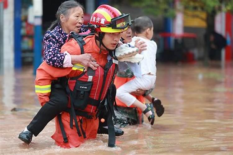 梦到在洪水里救人