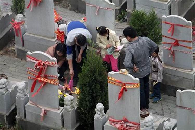 八月份上坟祭祀黄道吉日(明天可以动土修坟吗吉利吗)