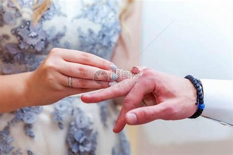 用手指怎样合婚姻